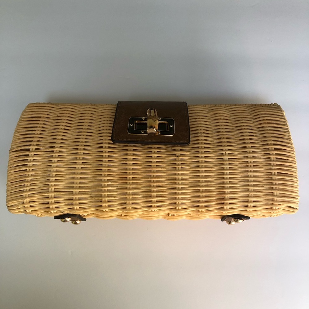 Woven Straw Shoulder Bag with Brown Trim and Gold Chain - Picture 5 of 9